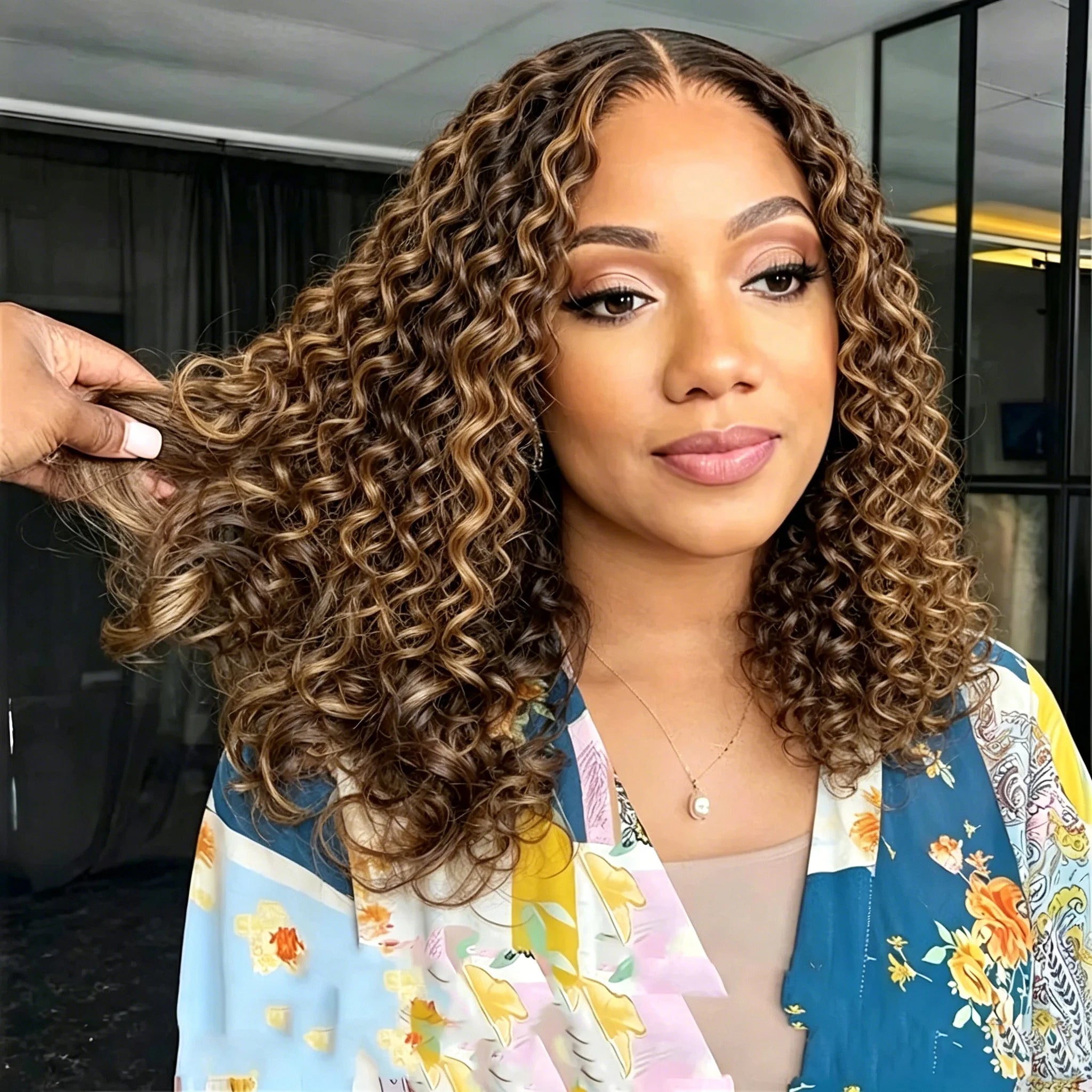 4/27 Highlight Color Curly Bob Wig Human Hair Deep Wave 200% Density 5x5 Glueless Closure Bob Wigs 14 Inch Ombre Brown Lace Wigs