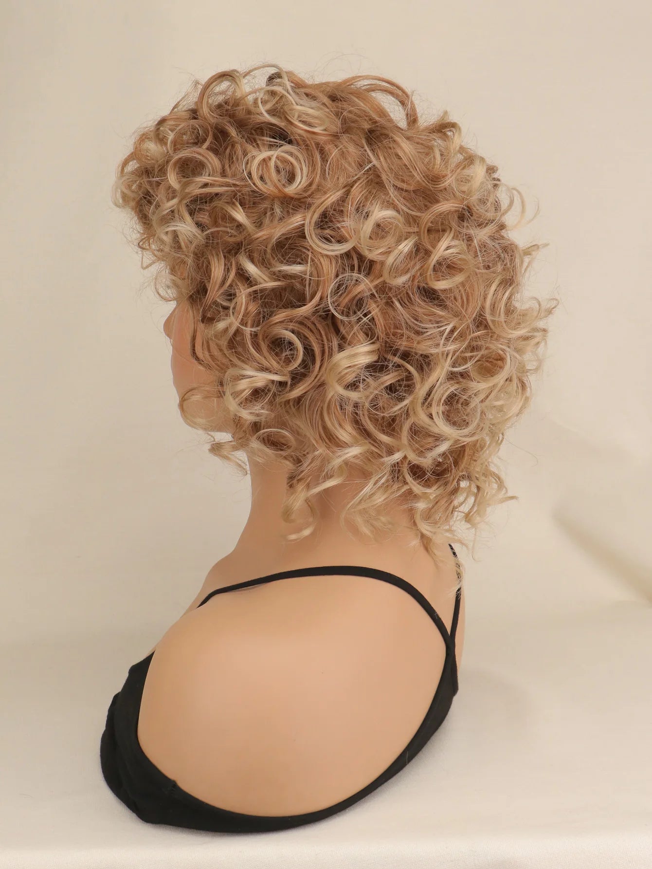 Short Curly Blonde Wigs for Women Bleach Blonde Wavy Wig with Synthetic Hair Golden Curly Natural Wig for Cosplay Halloween Dail